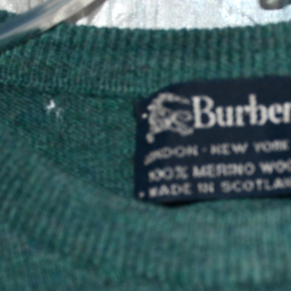 Burberry vintage soft short sleeve sweater Size 42 - Picture 3 of 3